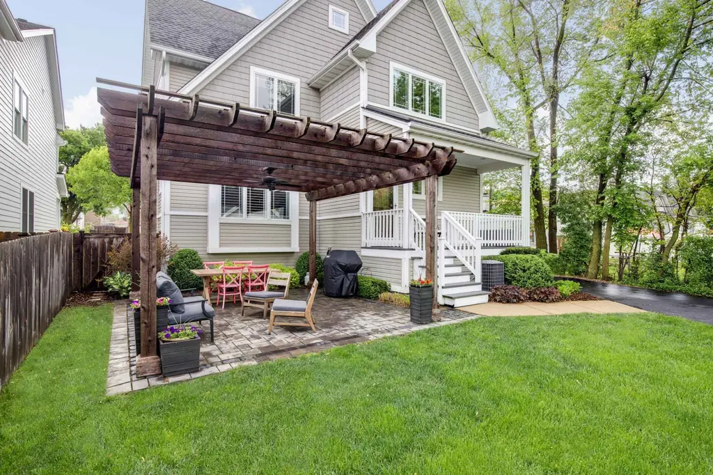 Custom pergola over a backyard patio in Evanston, IL